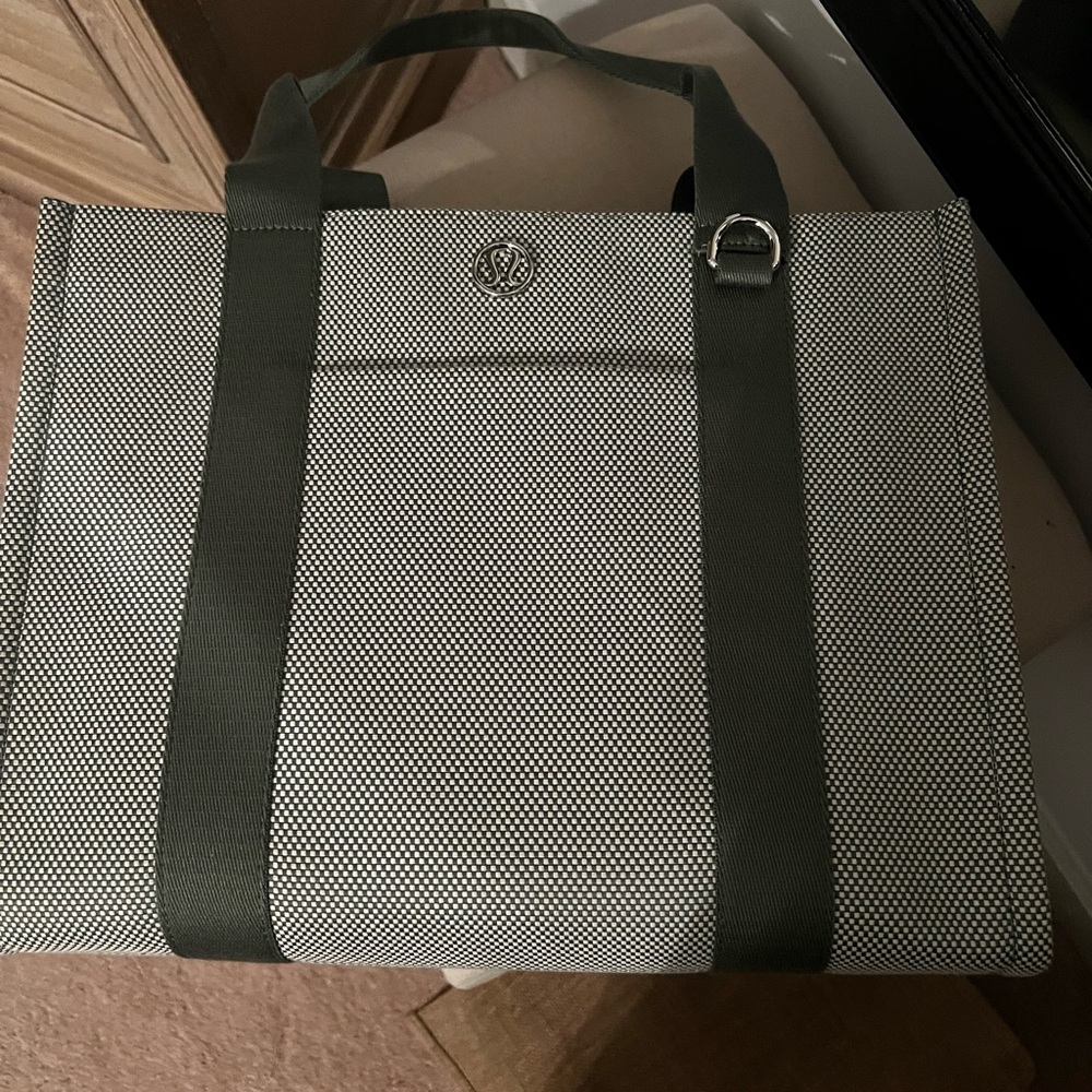 Stylish Green Tote Bag